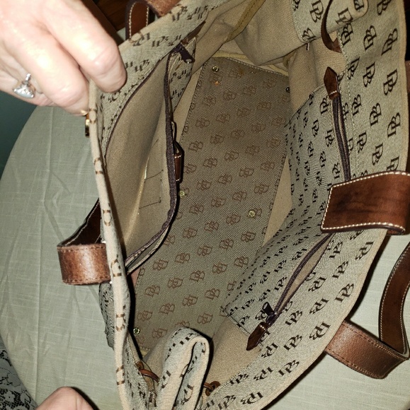 Purse - Picture 2 of 3